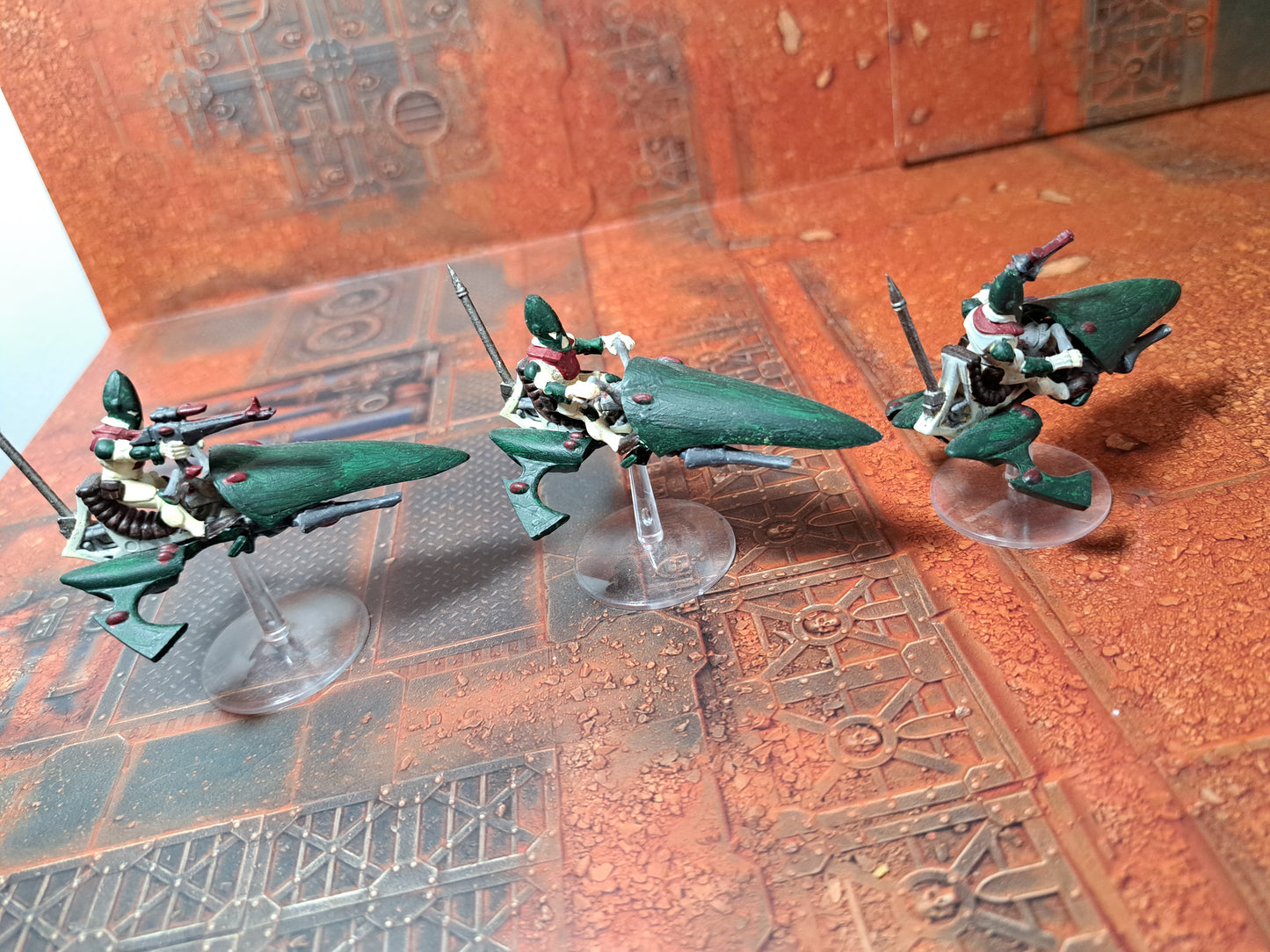 3 Windrider Jetbikes Aeldari Eldar Warhammer 40k bemalt