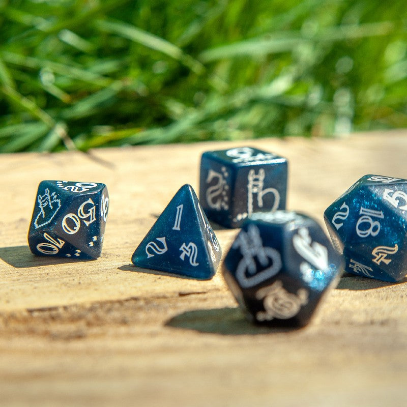 Sparkling Llama Dice Set (Glittering dark blue & pink)