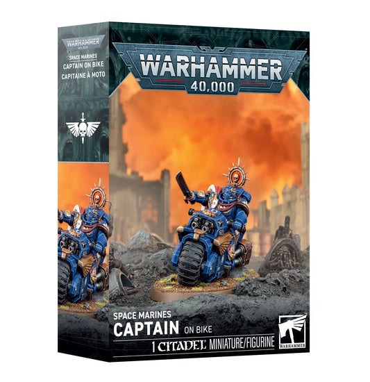 Warhammer 40.000 Space Marines: Captain on Bike