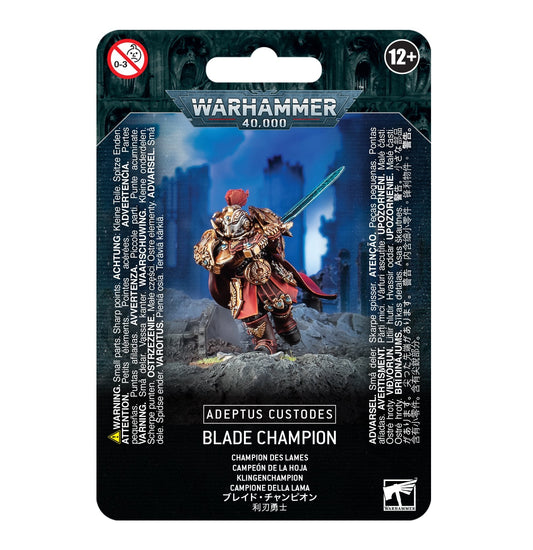 Miniatur eines Adeptus Custodes Klingen-Champions